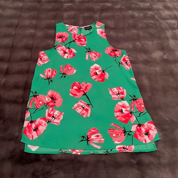Who What Wear Tops - Flower (Floral) Sleeveless Top (Size: XS) - NWOT